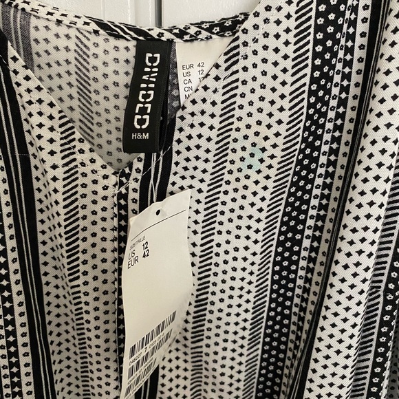 H&M Romper📕 - Picture 3 of 6